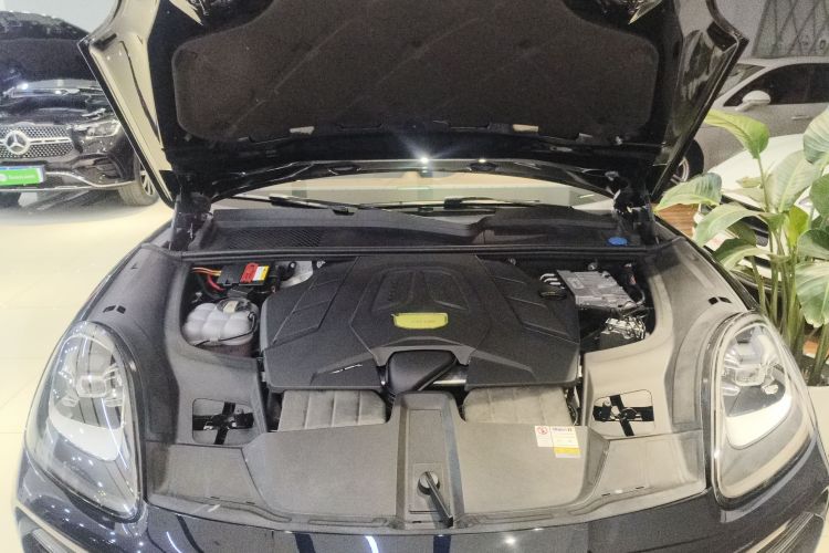 保时捷 2023款 Cayenne 3.0T机舱底盘24