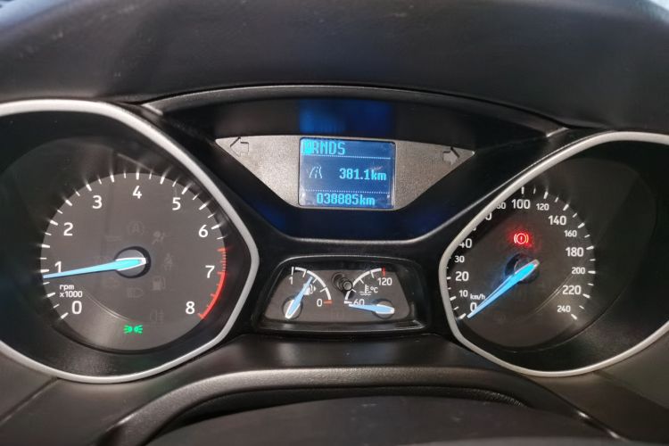 福特 福克斯 2017款 三厢 1.6L 自动舒适型智行版中控内饰14