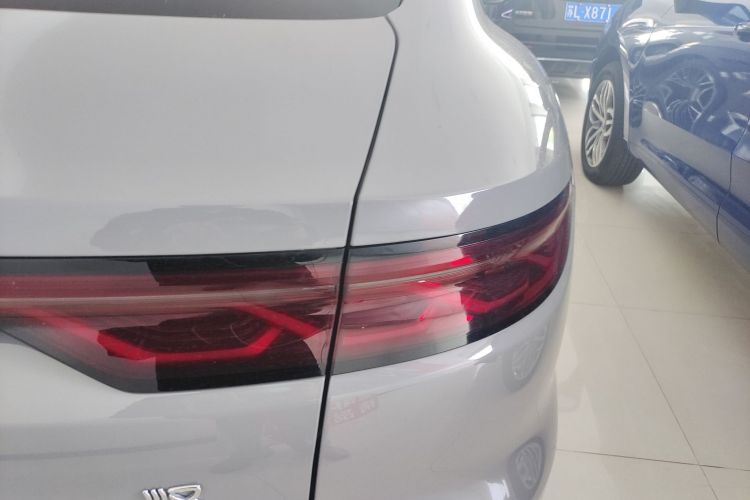 比亚迪 汉 2025款 DM-i 125KM激光雷达智驾型车身外观9