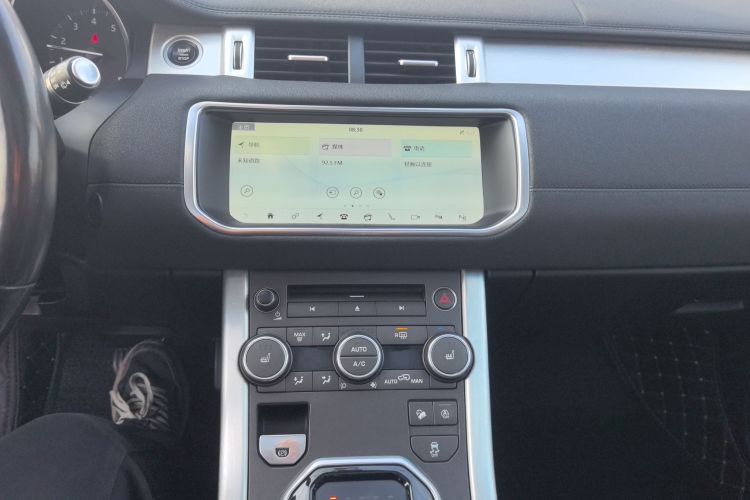 路虎 揽胜极光 2018款 240PS SE 智耀版中控内饰16