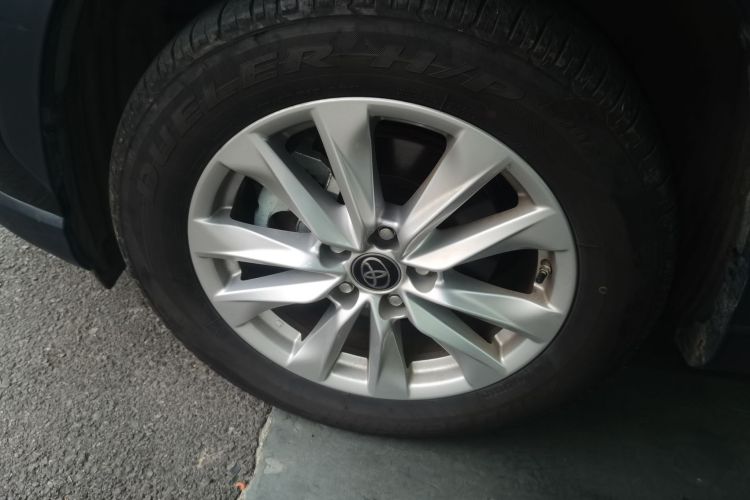 丰田 卡罗拉锐放 2023款 2.0L 精英版车身外观6001