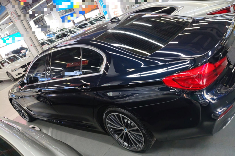 宝马5系 2020款 530Li 领先型 M运动套装车身外观4