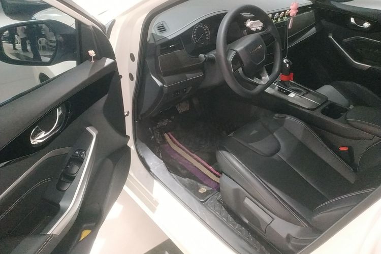 启辰D60 2023款 PLUS 1.6L XL CVT悦领版中控内饰7003