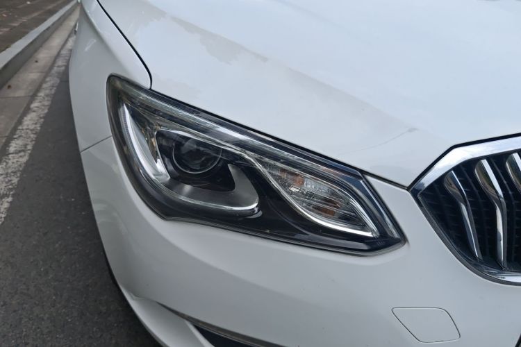 别克 英朗 2016款 15N 自动精英型车身外观8