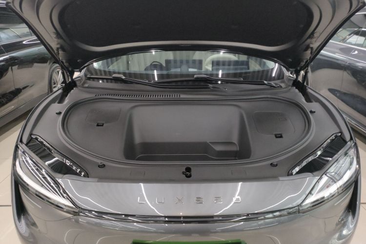 鸿蒙智行 智界R7 2024款 纯电 802km Max机舱底盘24