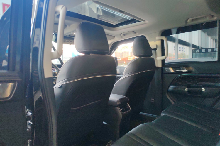 坦克300 2021款 越野版 2.0T 征服者中控内饰22