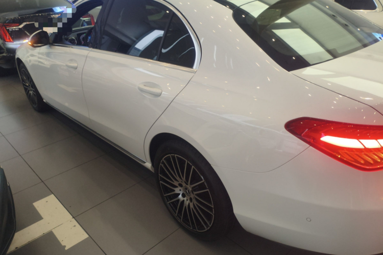 奔驰C级 2022款 C 260 L车身外观4