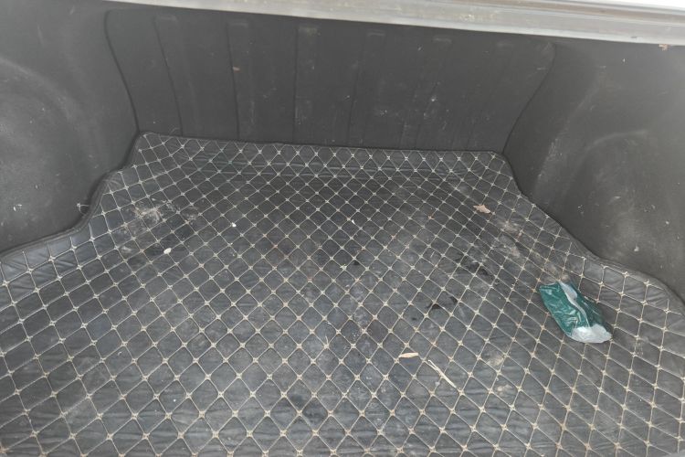 现代 瑞纳 2017款 1.4L 手动焕彩版 国V机舱底盘23