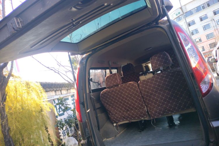 福田 风景G5 2020款 2.0L长轴平顶9座多用途乘用车1TZS局部细节23