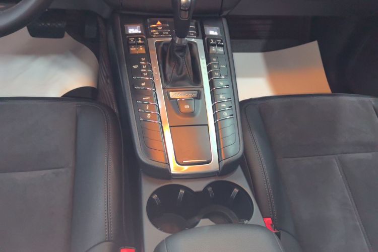 保时捷 2017款  Macan 2.0T中控内饰18