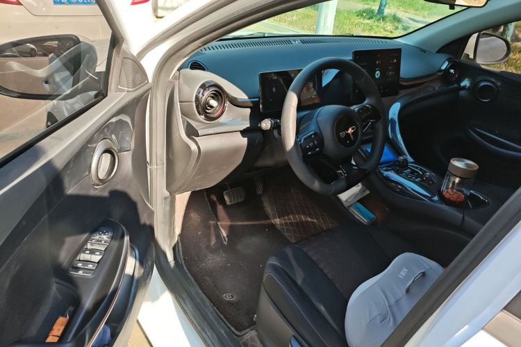 比亚迪e2 2024款 荣耀版 舒适型中控内饰7003