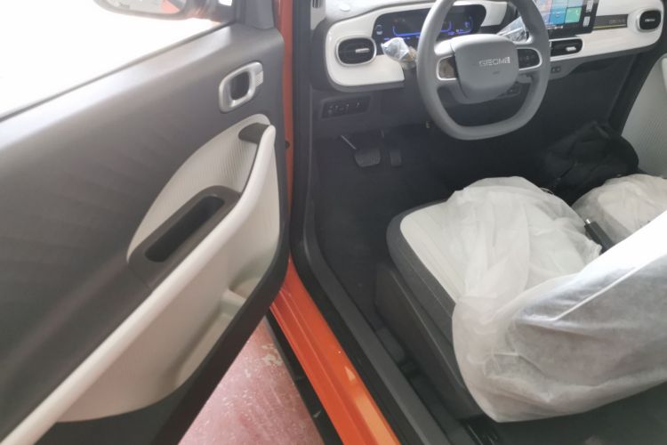 吉利银河 2025款 210km 熊猫骑士中控内饰20