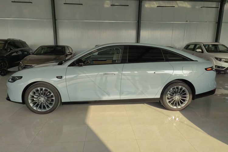 零跑汽车 零跑C01 2024款 增程 316尊享版车身外观4