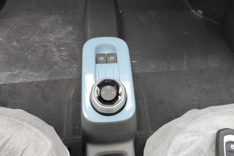 吉利银河 2024款 熊猫mini 200km 耐力熊中控内饰18