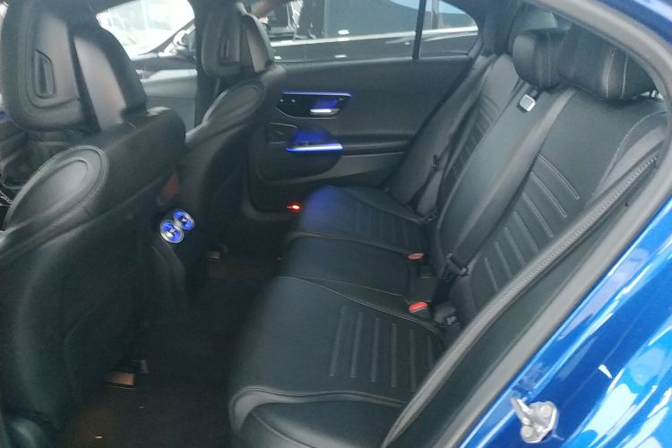 奔驰C级 2022款 C 260 L 运动版中控内饰7004