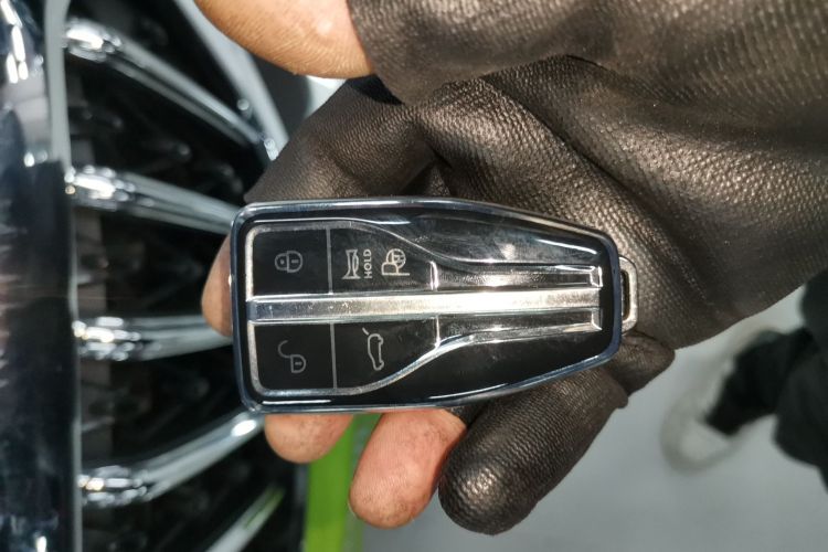 红旗HS5 2022款 改款 2.0T 智联旗享版中控内饰11