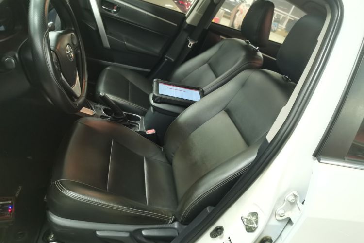 丰田 卡罗拉 2017款 改款 1.2T S-CVT GL-i局部细节19