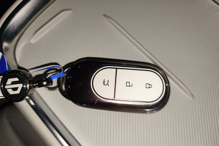 零跑汽车 零跑B10 2025款 510激光雷达版中控内饰7001