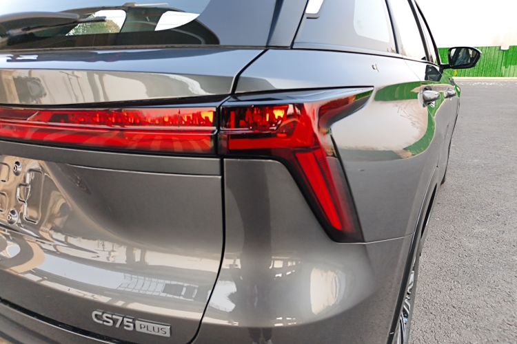 长安CS75 PLUS 2026款 智慧冠军版 1.5T 新蓝鲸 智航型车身外观9