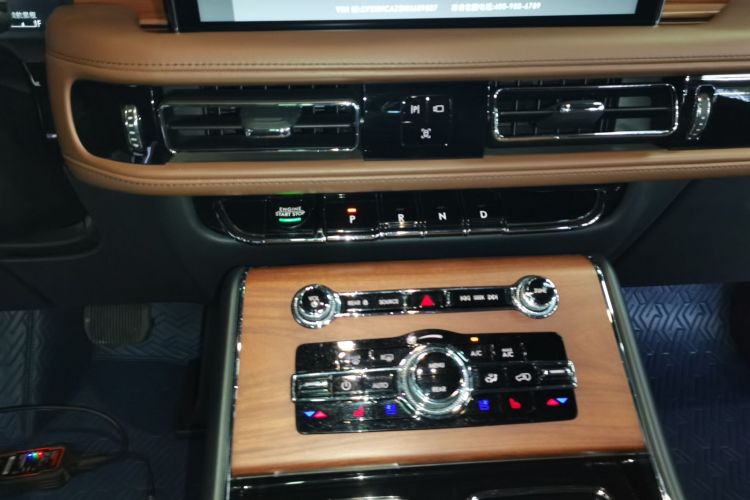 林肯 飞行家 2022款 3.0T V6 四驱尊雅版中控内饰18