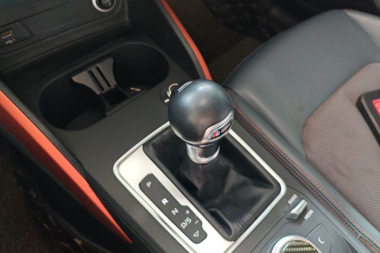 奥迪Q2L 2018款 35 TFSI 时尚致雅型 国V局部细节18