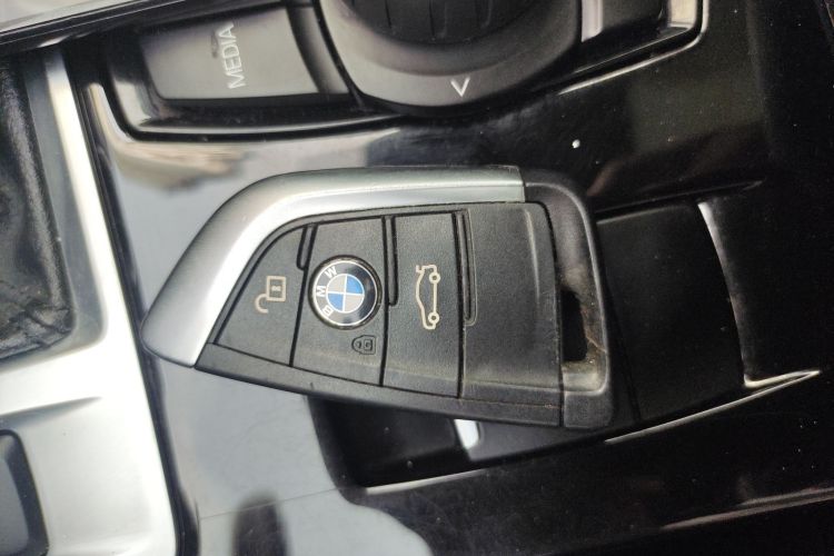 宝马1系 2020款 120i M运动套装中控内饰11