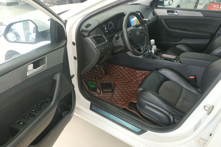 现代 索纳塔 2015款 2.0L GLS智能型中控内饰20