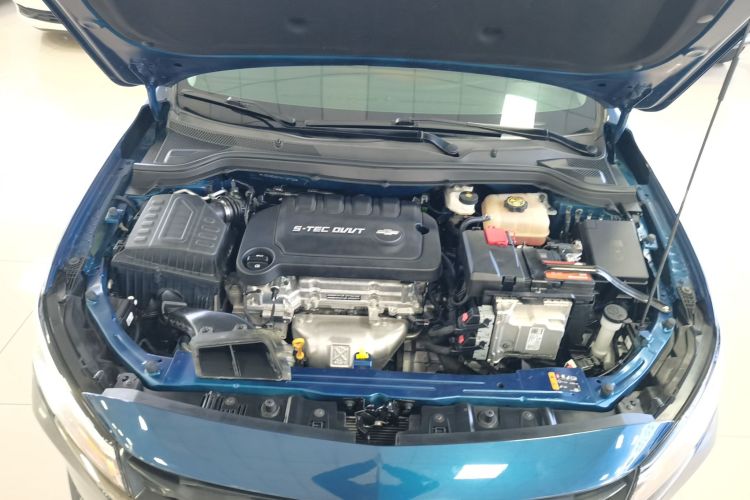 雪佛兰 科鲁泽 2023款 1.5L 双离合悦享版机舱底盘24