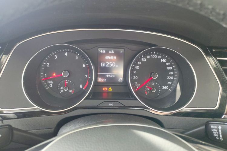 大众 迈腾 2019款 330TSI DSG 豪华型 国VI中控内饰14