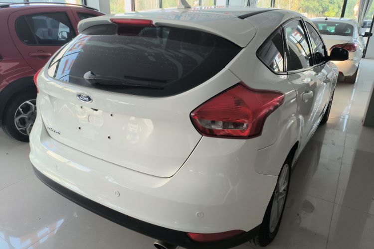 福特 福克斯 2017款 两厢 1.6L 自动风尚型智行版车身外观7