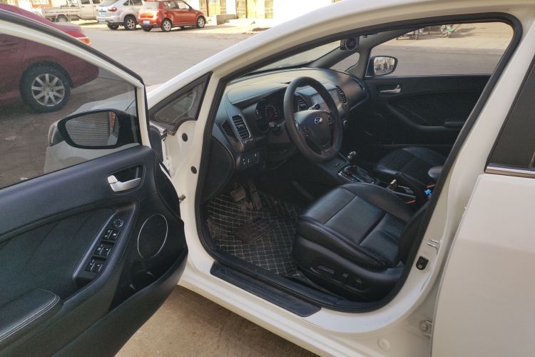 起亚K3 2017款  1.6L 自动15周年特别版GLS中控内饰7003