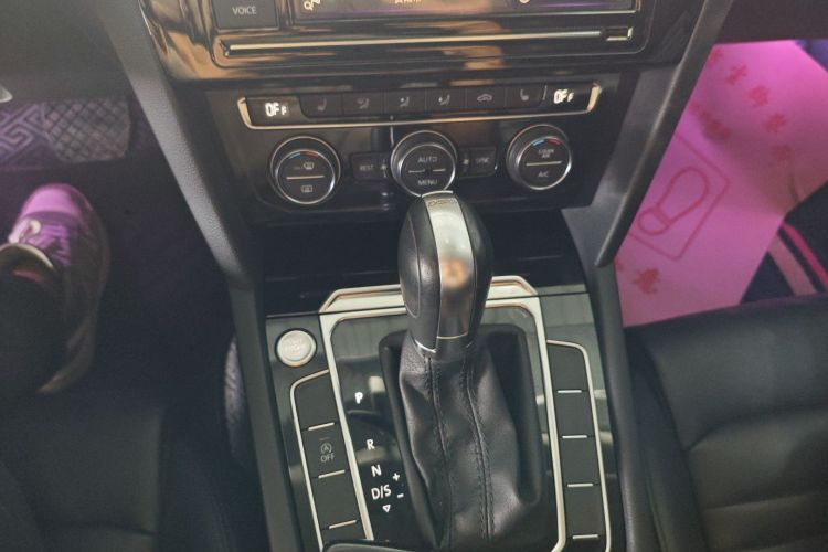 大众 迈腾 2019款 330TSI DSG 豪华型 国VI中控内饰18