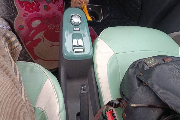 长安启源 长安Lumin 2022款 210km 香甜款中控内饰18