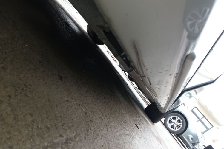 奔驰C级 2017款 改款 C 200 L 运动版局部细节9002