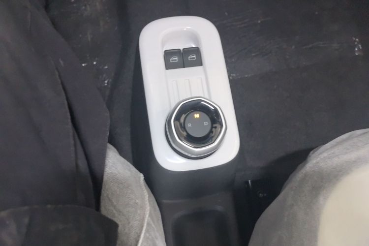 吉利银河 熊猫 2025款 210km 元气熊中控内饰18