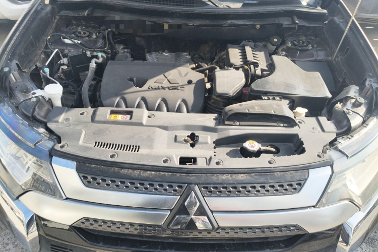 三菱 欧蓝德 2019款 2.0L 两驱畅享版 5座 国V局部细节24