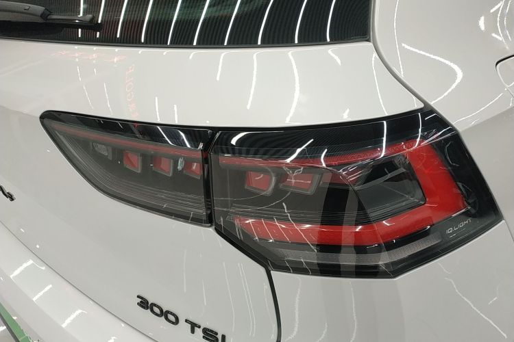 大众 高尔夫 2025款 300TSI R-Line车身外观9