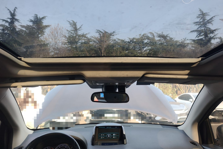 雷诺 科雷傲(进口) 2014款 改款 2.5L 两驱舒适版中控内饰22