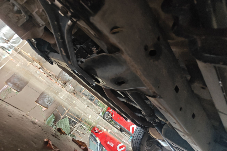 五十铃 瑞迈 2018款 2.8T经典版两驱豪华款加长货厢JE493ZLQ5F局部细节9004