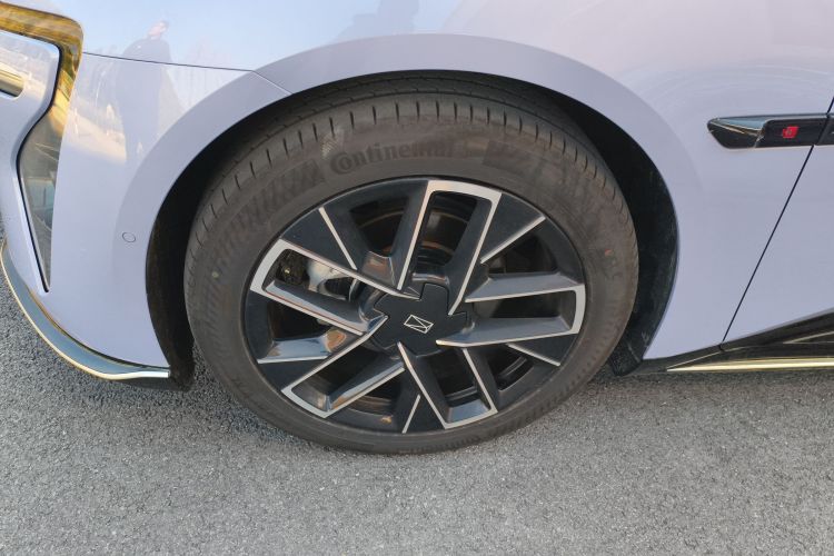 阿维塔06 2025款 Pro增程版车身外观6002