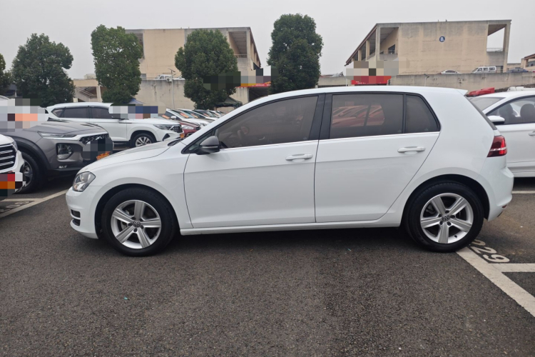 大众 高尔夫 2017款 1.6L 自动舒适百万辆纪念版车身外观4