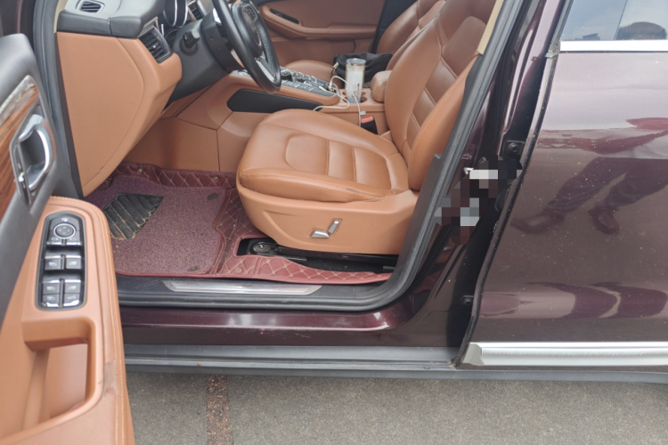 众泰SR9 2017款 2.0T 自动极致之梦版局部细节19