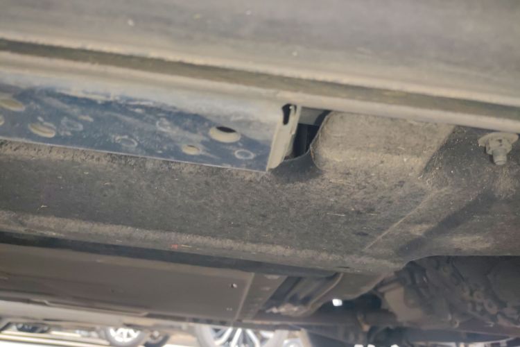 腾势D9 2022款 DM-i 970 四驱旗舰型局部细节9003