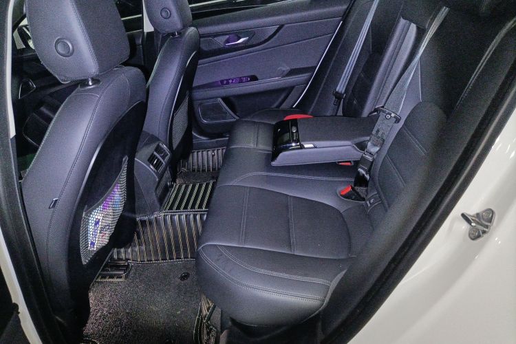 捷豹XEL 2020款 2.0T 200PS S进取优雅版中控内饰7004