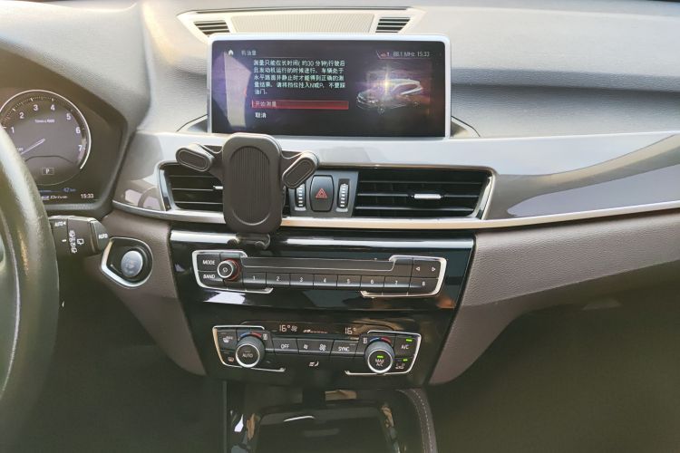 宝马X1新能源 2019款 xDrive25Le 里程升级版中控内饰16