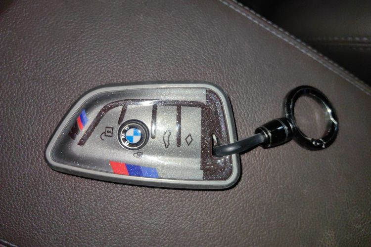 宝马3系 2021款 325i M运动套装中控内饰11