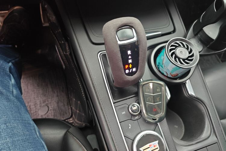 凯迪拉克XT4 2018款 28T 四驱铂金运动版中控内饰18