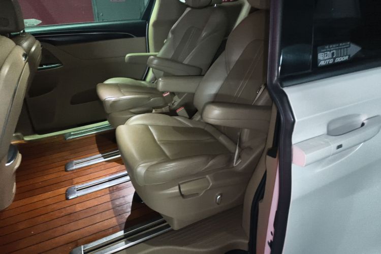 别克GL8 2020款 ES陆尊 653T 尊享型中控内饰7004