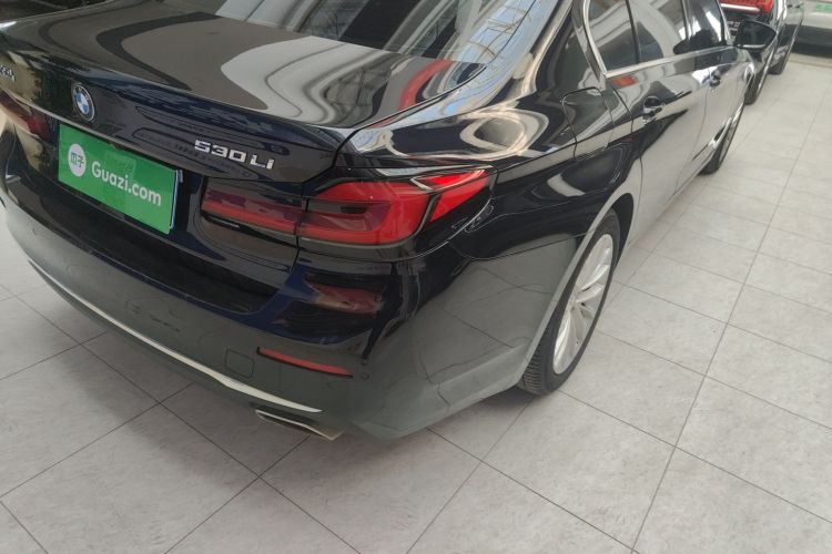 宝马5系 2021款 525Li 豪华套装车身外观9