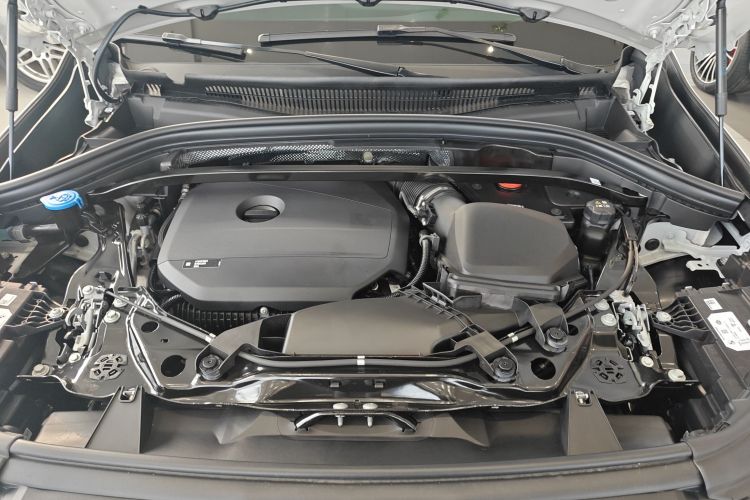 宝马X1 2024款 sDrive25Li M运动套装机舱底盘24